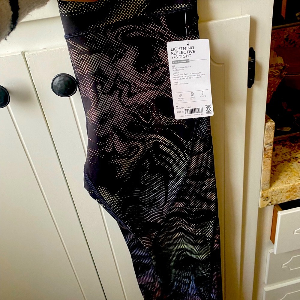 REFLECTIVE Athleta Lighting Reflective 7/8 Running tights NWT SIZE Small